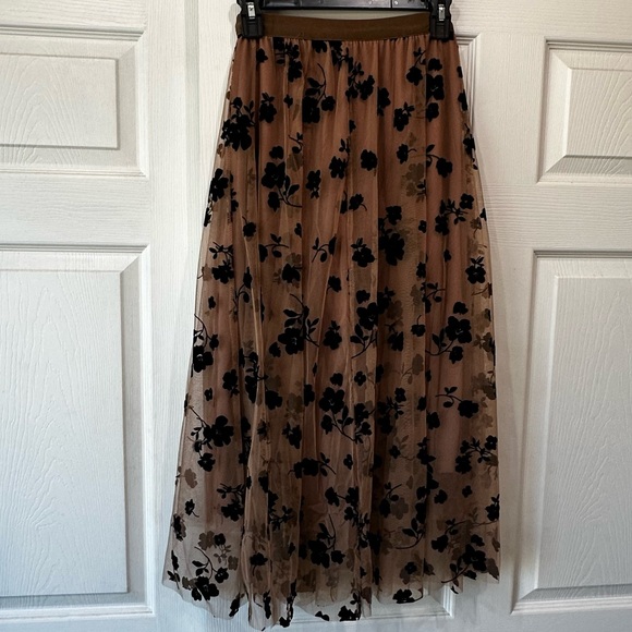 Lovely Maxi Skirt, Velvety Florals on Tulle, Women’s Small-Medium - Picture 8 of 8
